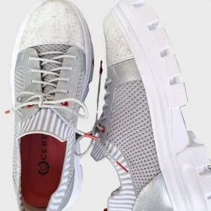 Zapatillas Deportivas Elegantes para Mujer en Plata - Modelo 4872 con Suela Gruesa y Detalles en Cuero