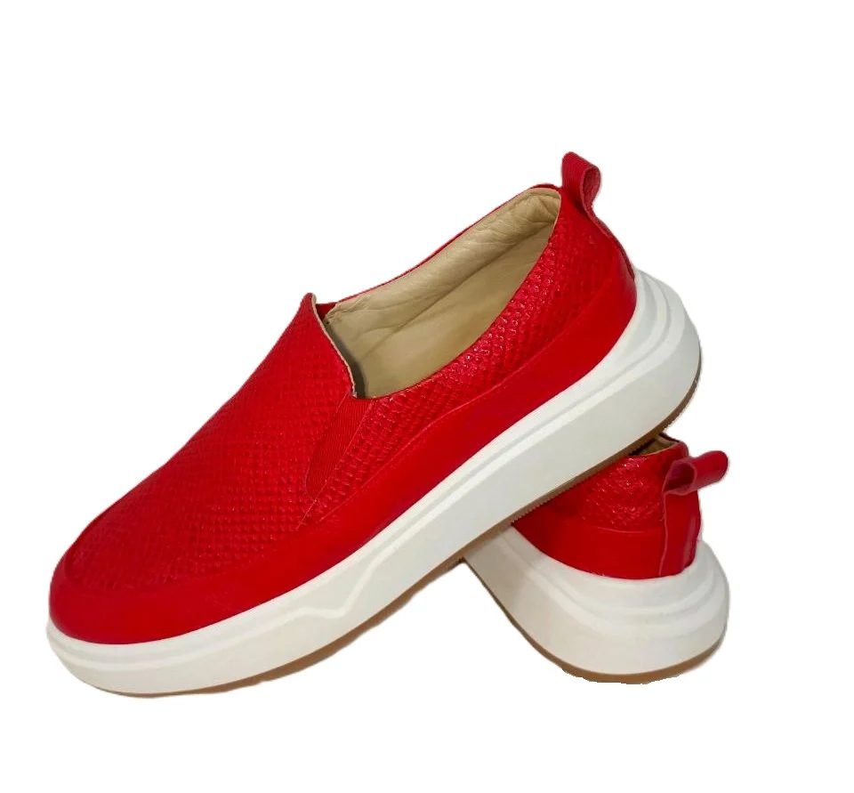 Mocasines Elegantes de Dama en Cuero Rojo Modelo M2000 - Comodidad y Estilo Atemporal - Imagen 2