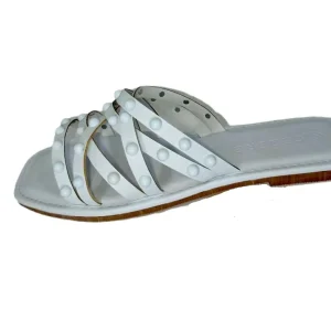 Sandalias Elegantes para Dama en Cuero Blanco Modelo QD56 - Perfectas para Look Casual y Playa