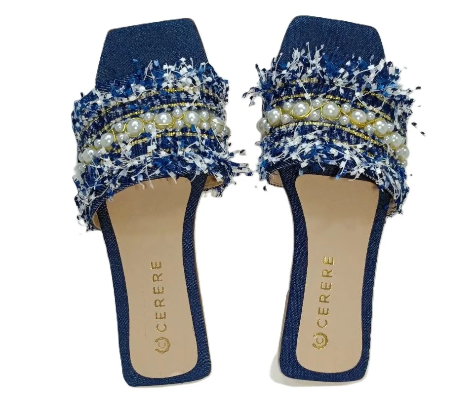 Sandalias Elegantes para Dama en Azul Marino con Detalles de Perlas - Modelo V111K - Imagen 3