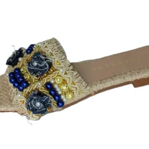 Sandalias Boho-Chic para Dama en Beige con Detalles de Flores y Cuentas - Modelo V61K
