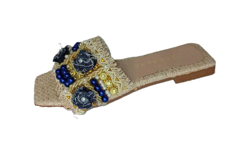 Sandalias Boho-Chic para Dama en Beige con Detalles de Flores y Cuentas - Modelo V61K