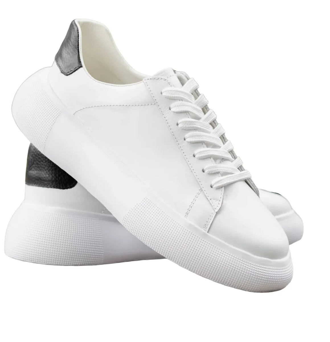 Zapatillas Urbanas Blancas para Hombre Modelo 1007 - Deportivas y Cómodas - Imagen 2
