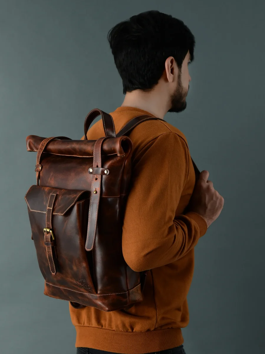 Brown Saddleback Backpack- Roll Top - Imagen 6