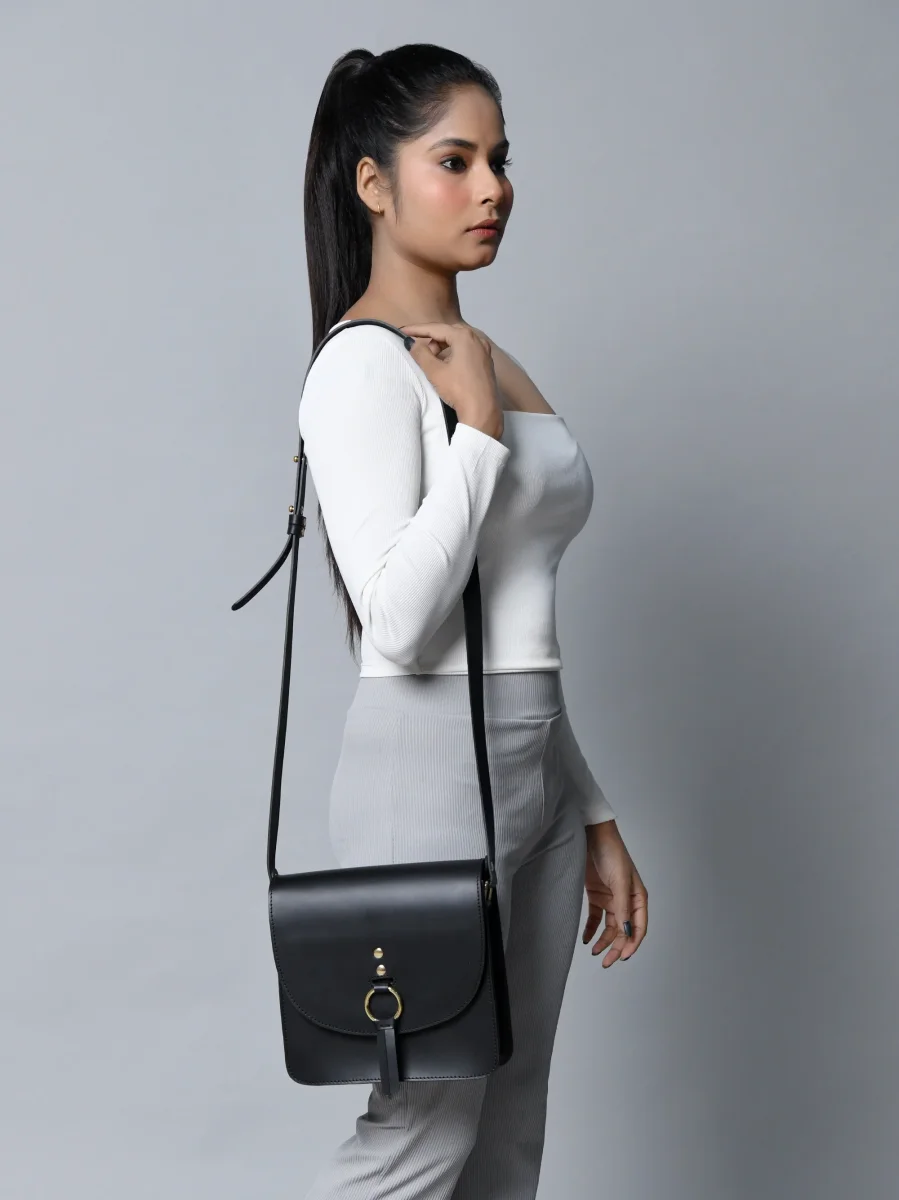 Black Elegance Crossbody Sling Bag - Imagen 9