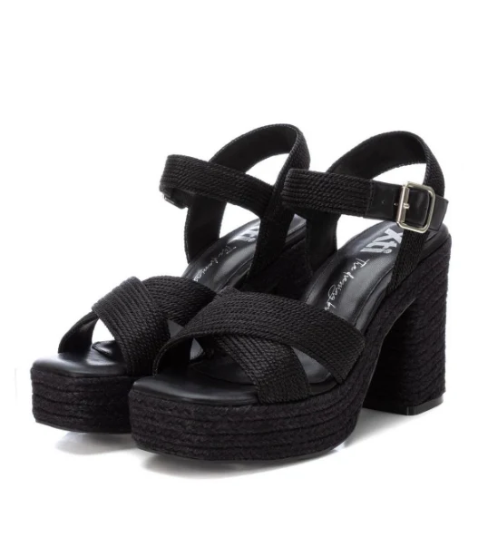 SANDALIA DE TACON COLOR NEGRO MODELO 142741 - Imagen 2