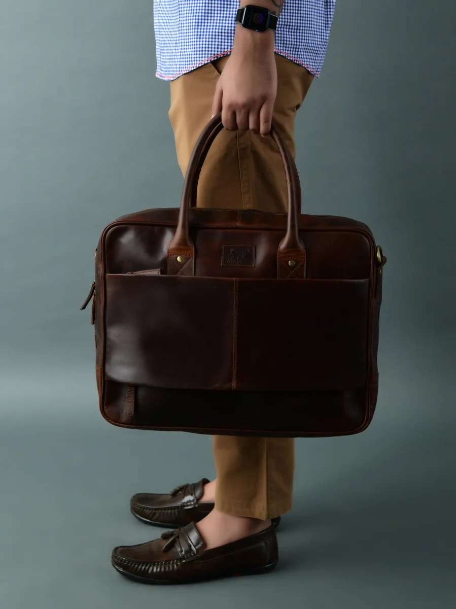 Crimson Contemporary Briefcase - Imagen 3