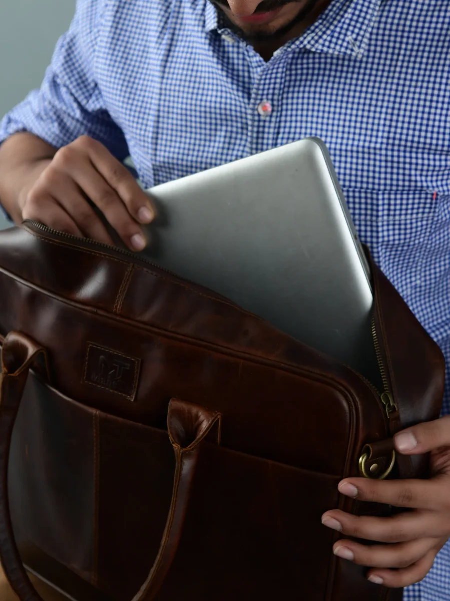 Crimson Contemporary Briefcase - Imagen 8