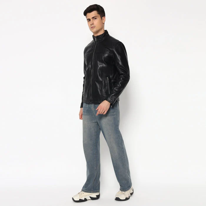 Men’s Sleek Black Leather Jacket - Imagen 3