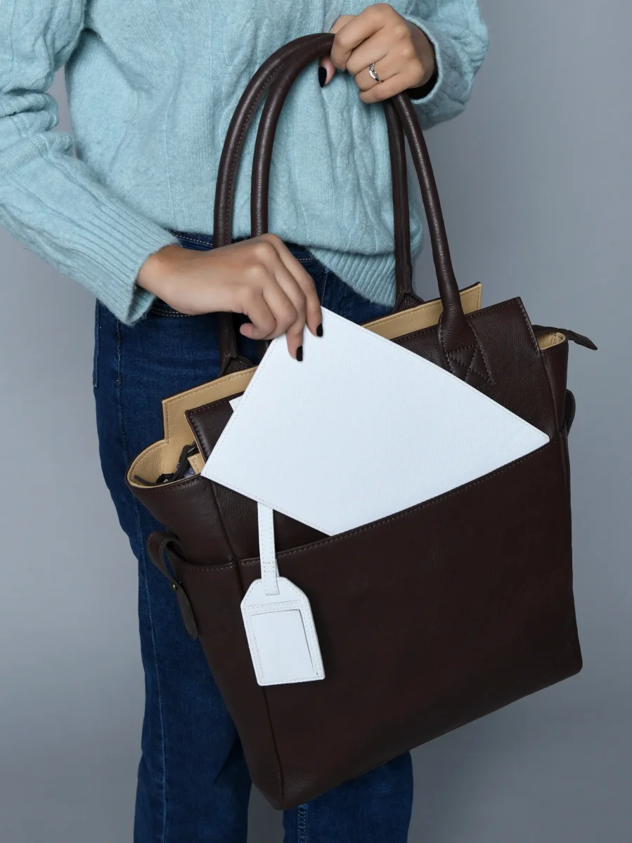 Chestnut Charm Brown Leather Tote - Imagen 3