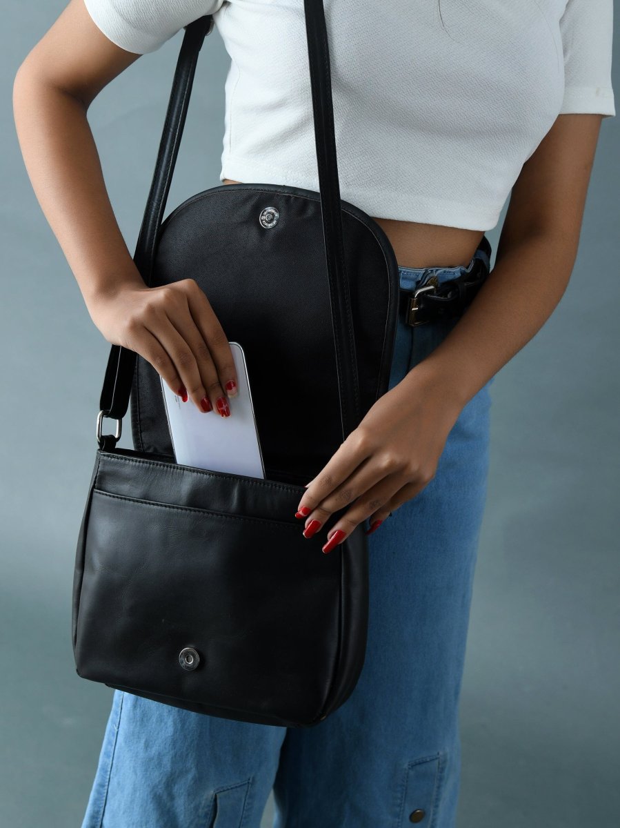 The Croco Satchel- Black - Imagen 7