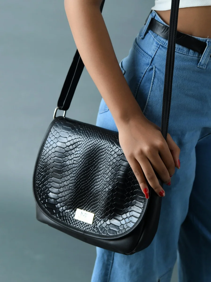 The Croco Satchel- Black - Imagen 3