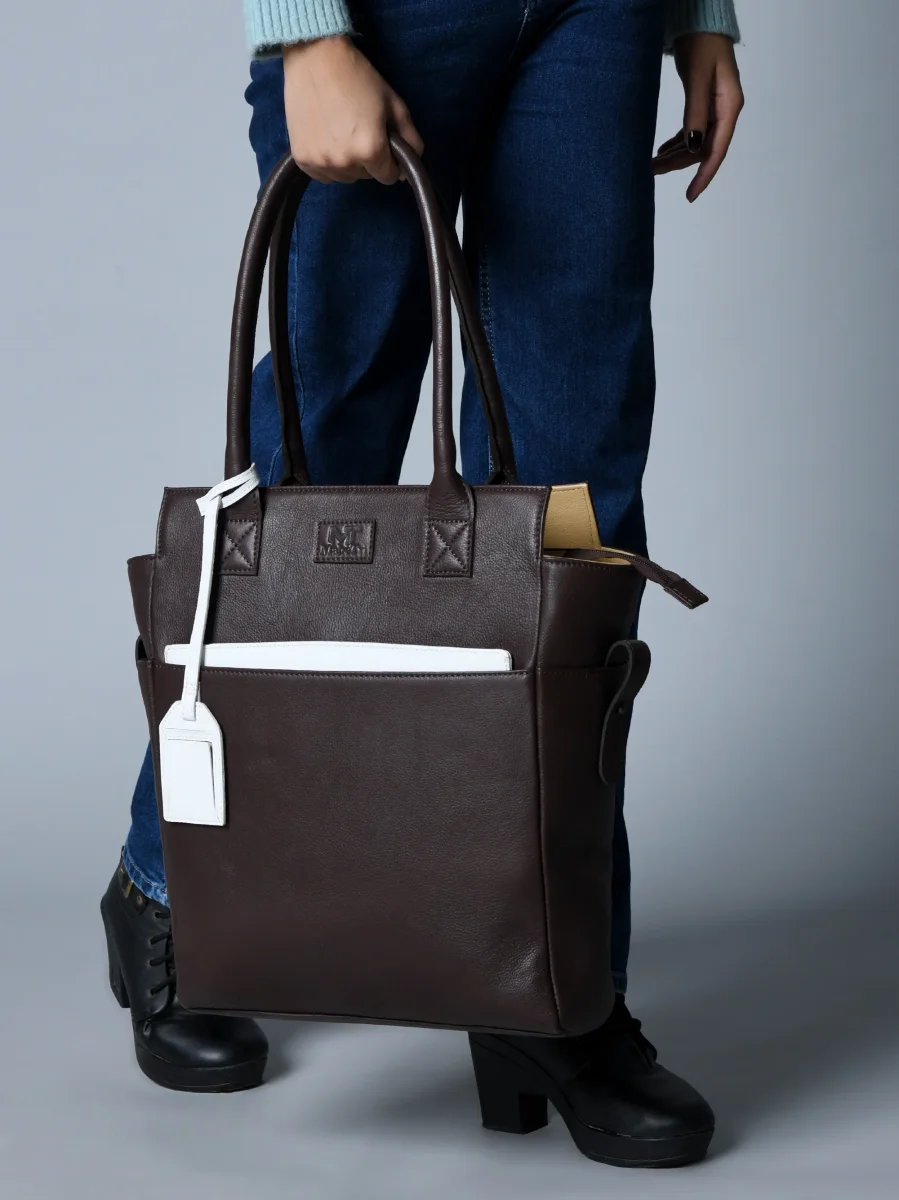 Chestnut Charm Brown Leather Tote - Imagen 8