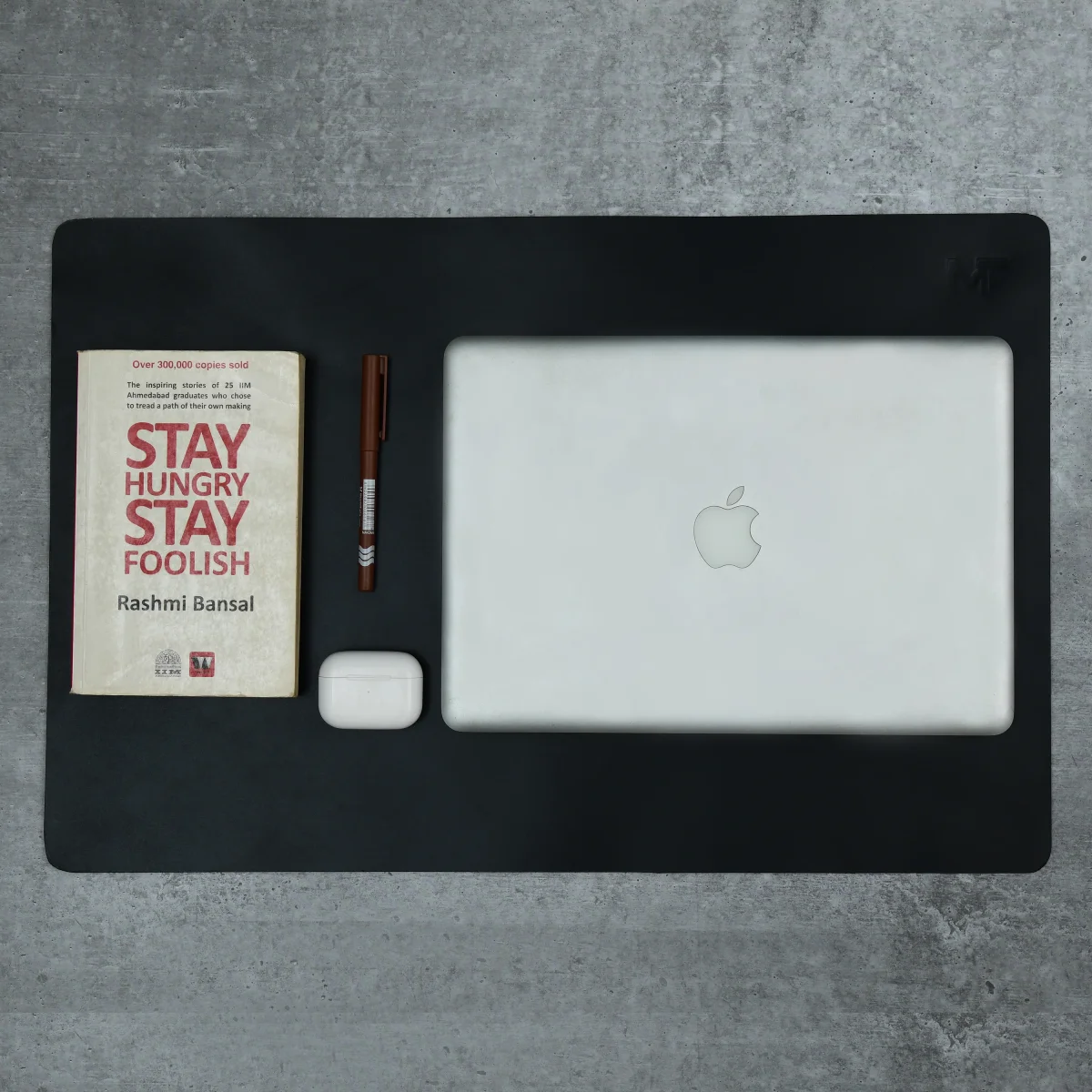 Noir Opulence Black Leather Desk Mat + Mouse Pad - Imagen 2
