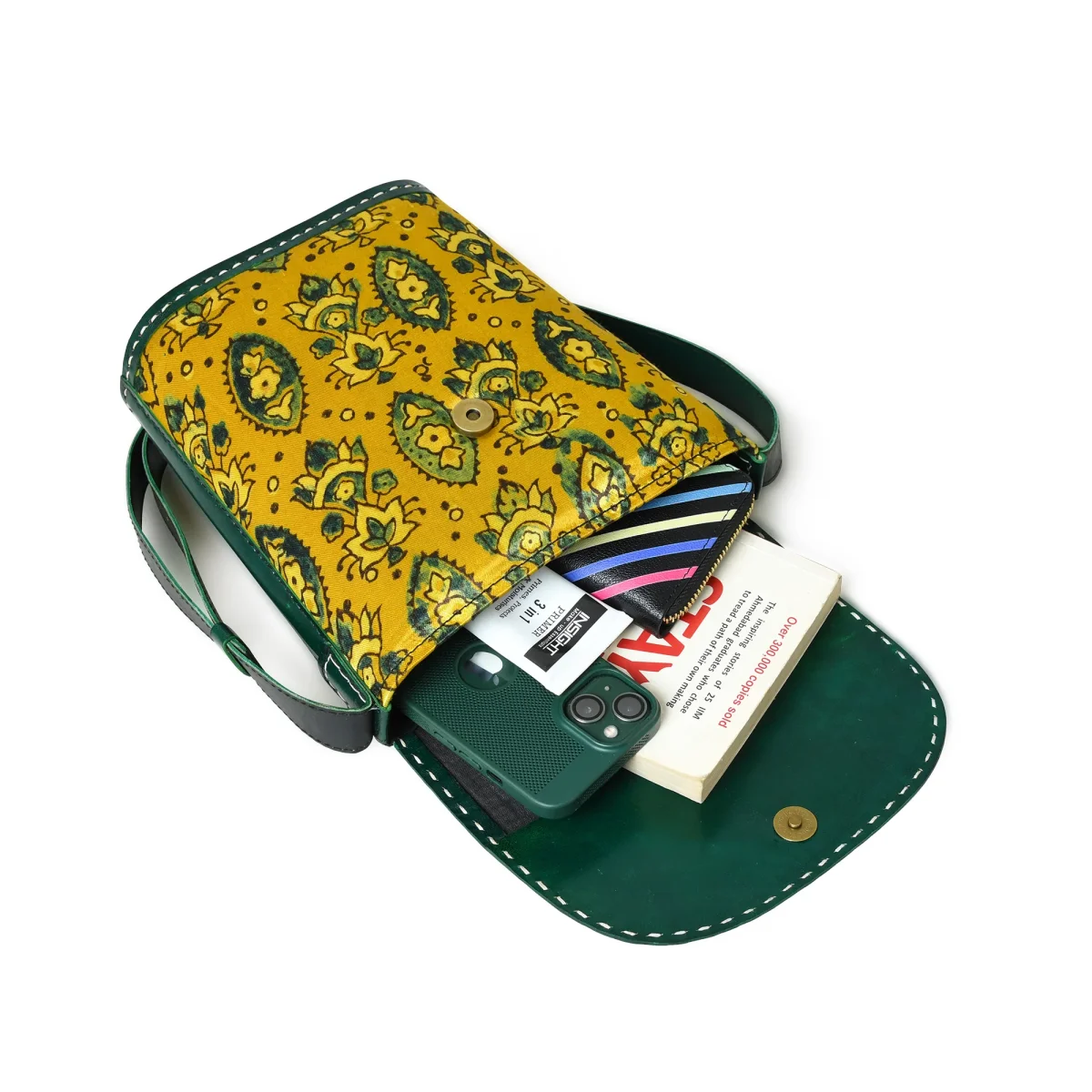 Vibrant Heritage Ajrakh Satchel - Imagen 5