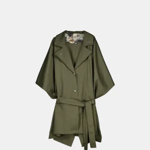 Gabardina estilo capa verde
