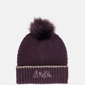Gorro de punto oscuro