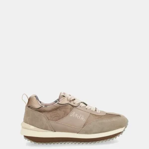 Deportivos beige suela multicolor