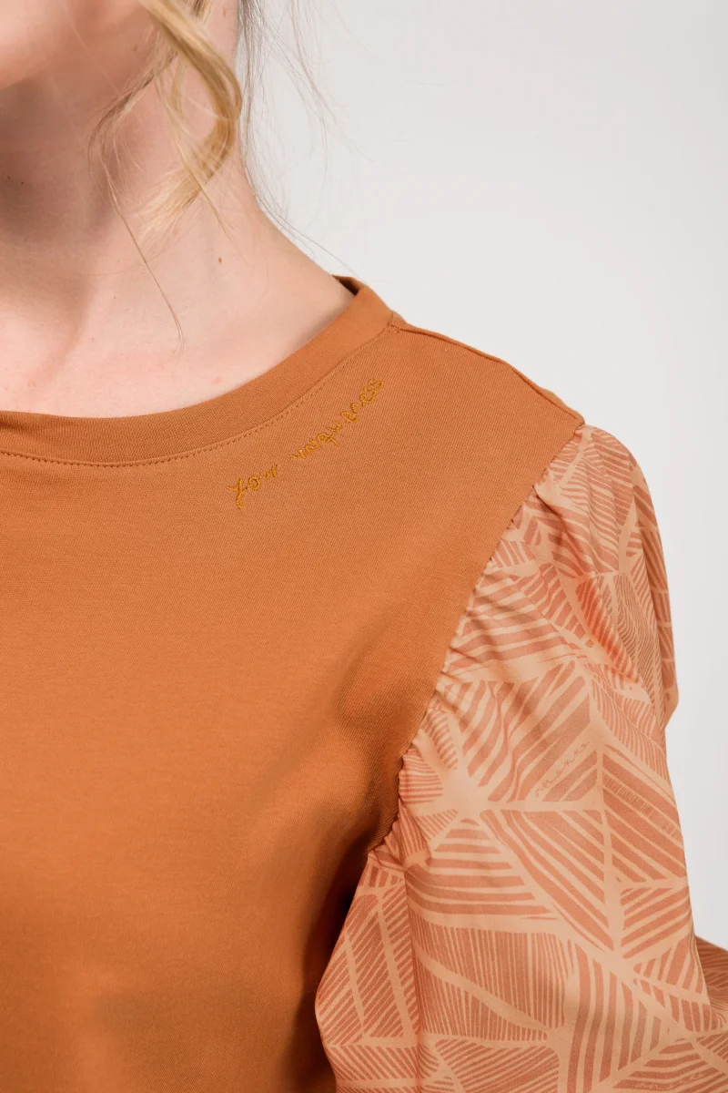 Camiseta con mangas abullonadas y print - Imagen 5