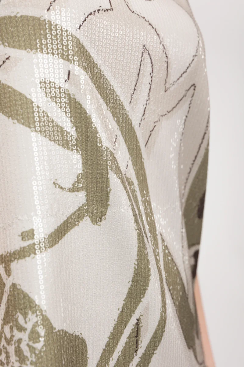 Camiseta beige con lentejuelas - Imagen 7