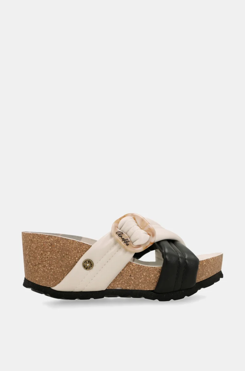 Sandalias cruzada blanca y negra - Imagen 2