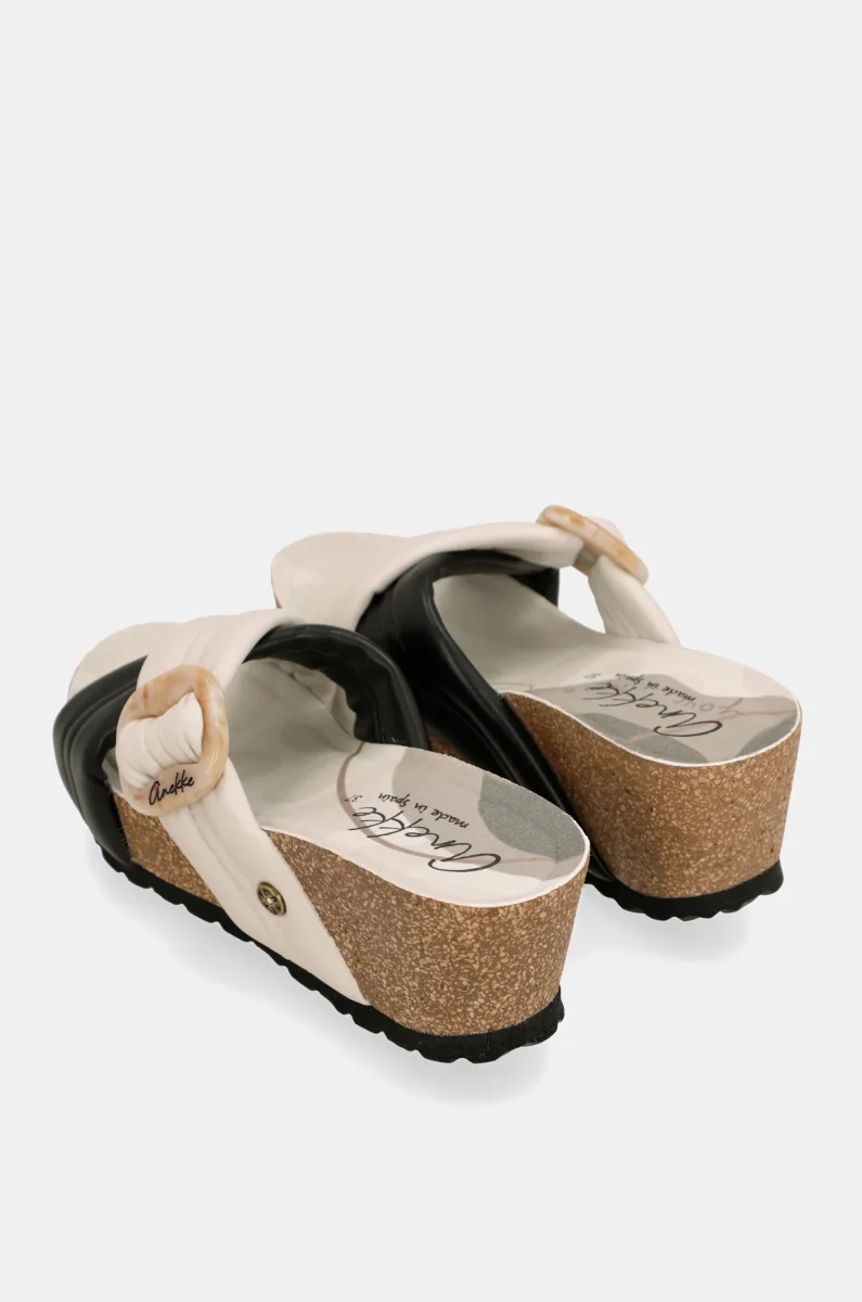 Sandalias cruzada blanca y negra - Imagen 5
