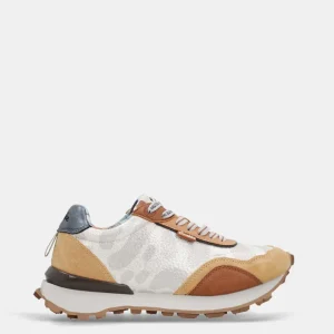 Deportivos beige y naranja