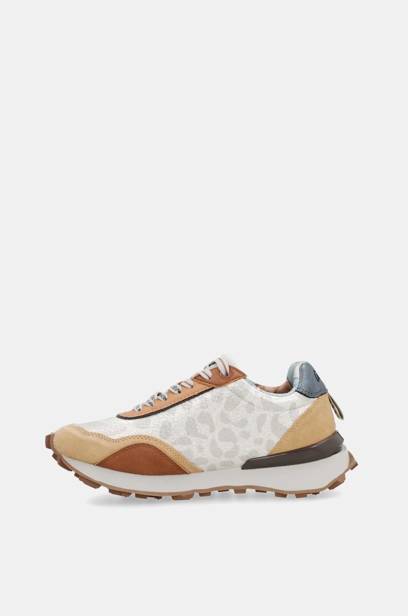 Deportivos beige y naranja - Imagen 8