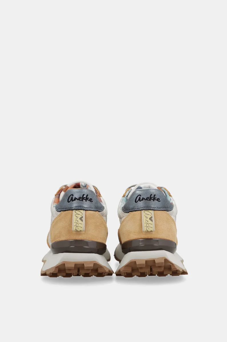 Deportivos beige y naranja - Imagen 6