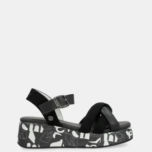 Sandalias plataforma negras y blancas