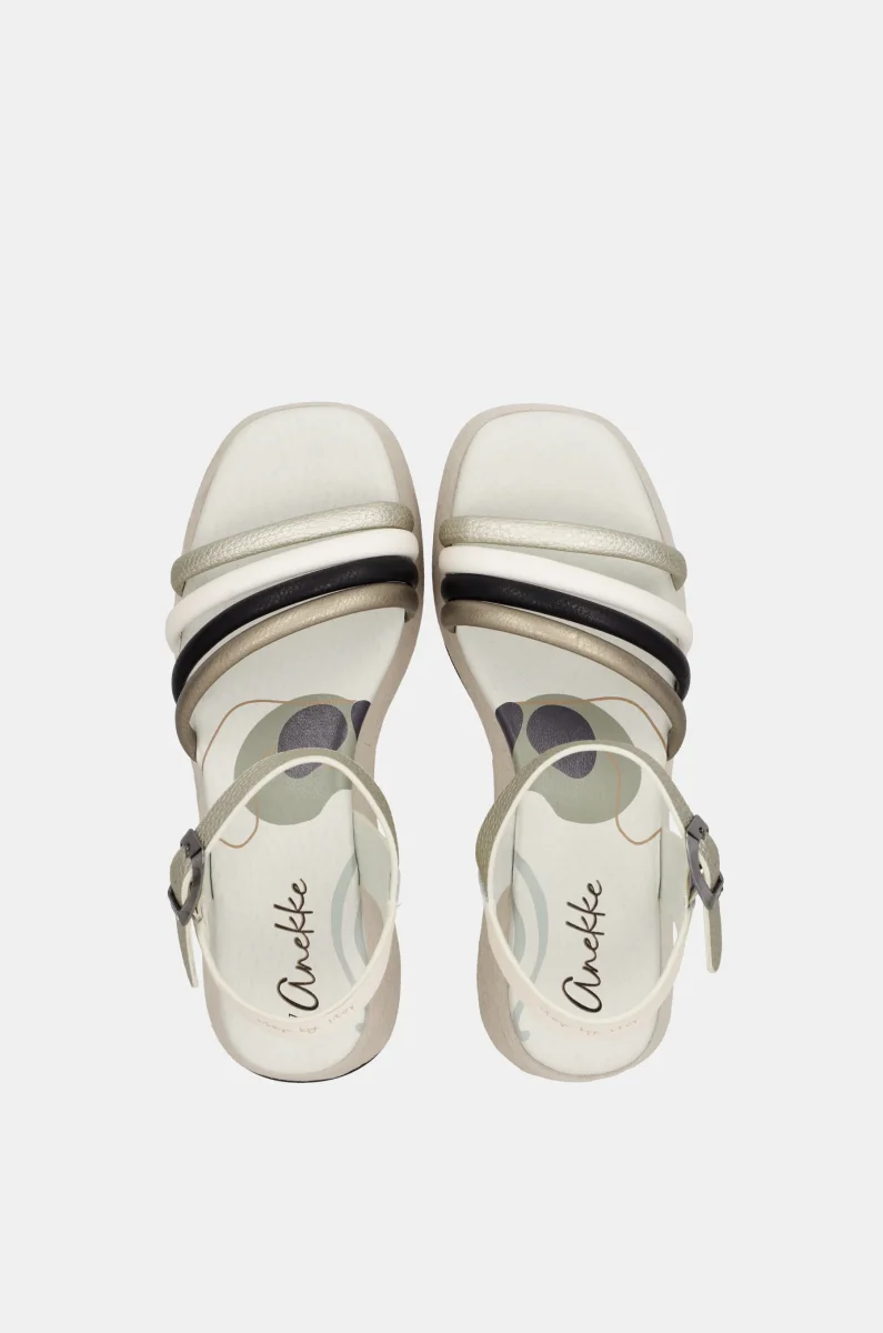 Sandalias con plataforma beige - Imagen 9