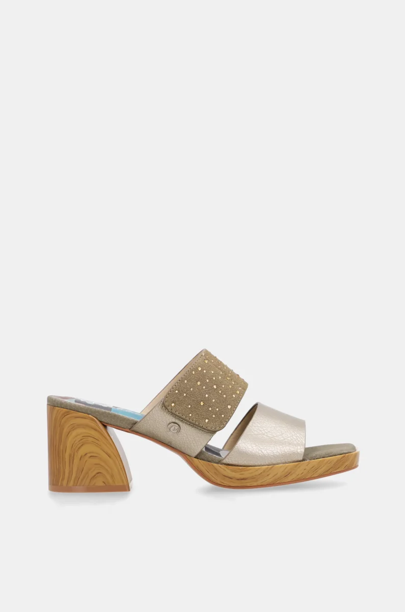Sandalias con tacón verdes y doradas con strass