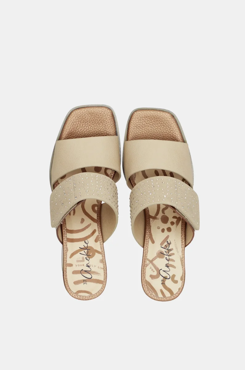 Sandalias con tacón beige con strass - Imagen 9
