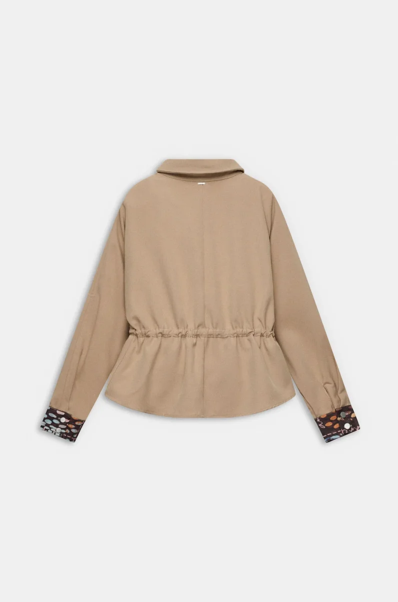 Camisa beige Blossom con bordado y cintura ajustable - Imagen 3