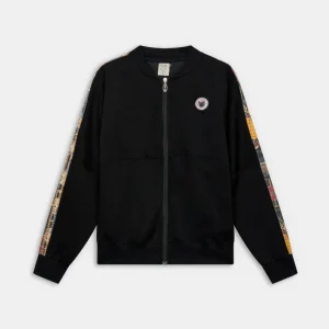 Chaqueta deportiva negra con cremallera