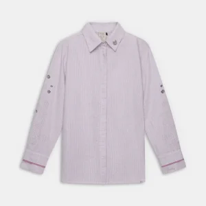 Camisa lila de rayas con detalles bordados