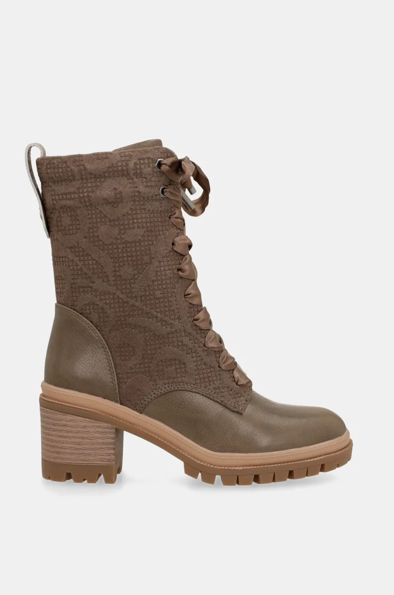 Botas con cordoneras marrones