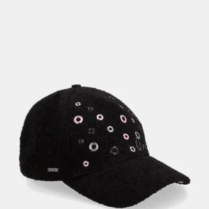 Gorra negra con detalles metálicos