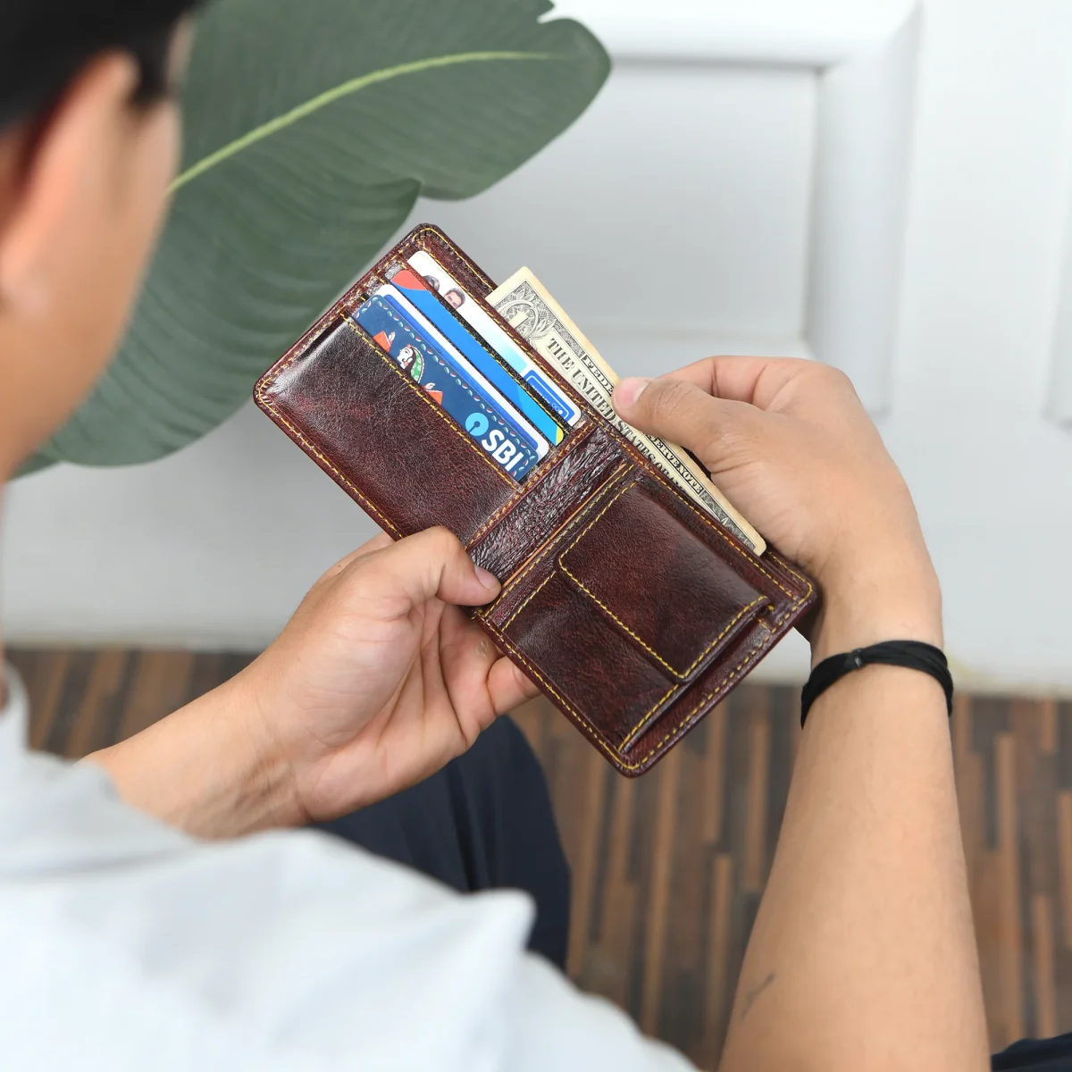 Ryan Classic Bi-Fold Wallet - Imagen 4