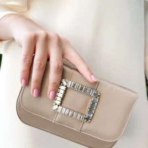 Bolsito satén joya beige