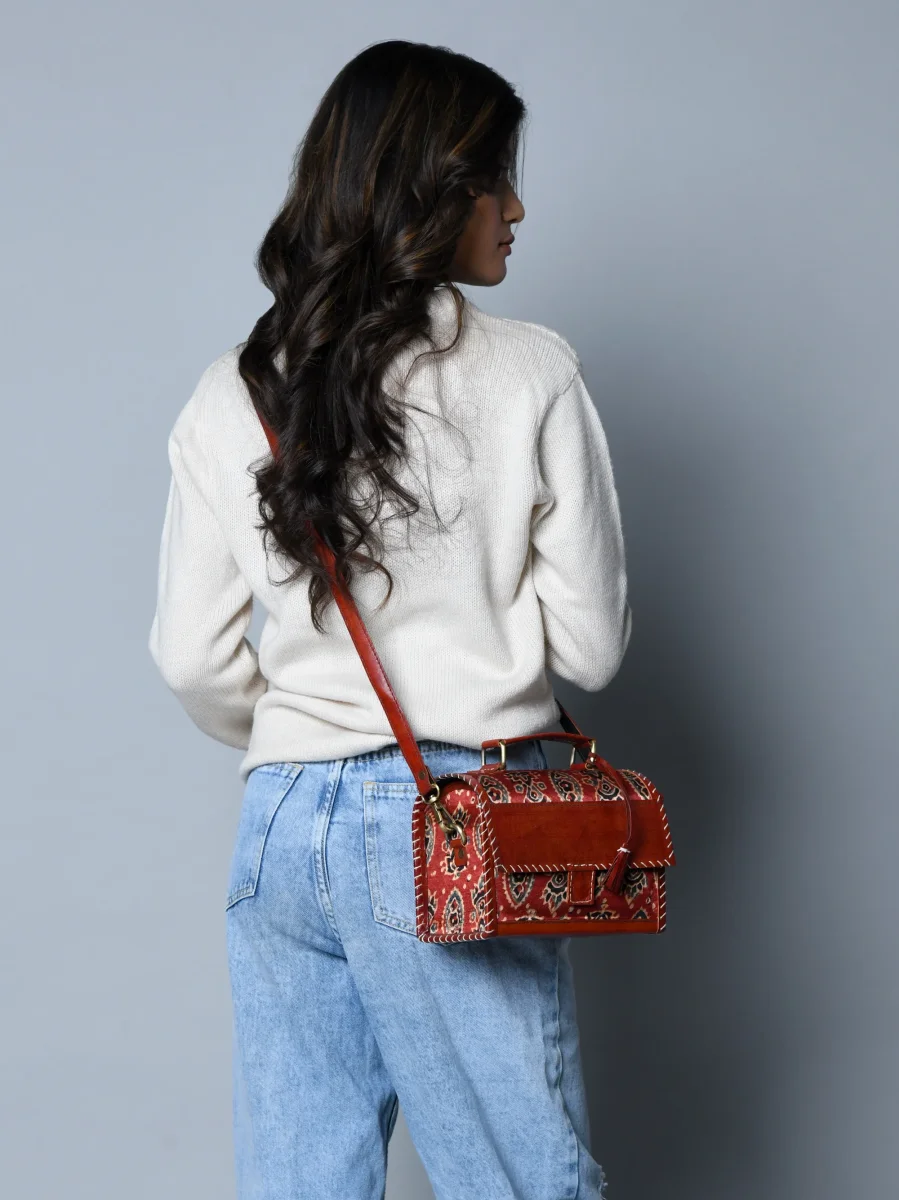 Maroon Mystique Ajrakh Satchel Purse - Imagen 4