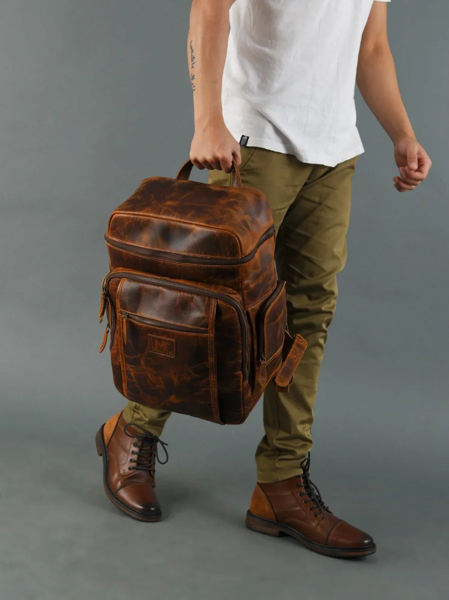 Alpha Caramel Buffalo Leather Travel Backpack - Imagen 3