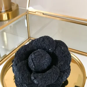 Broche Camelia tweed grande