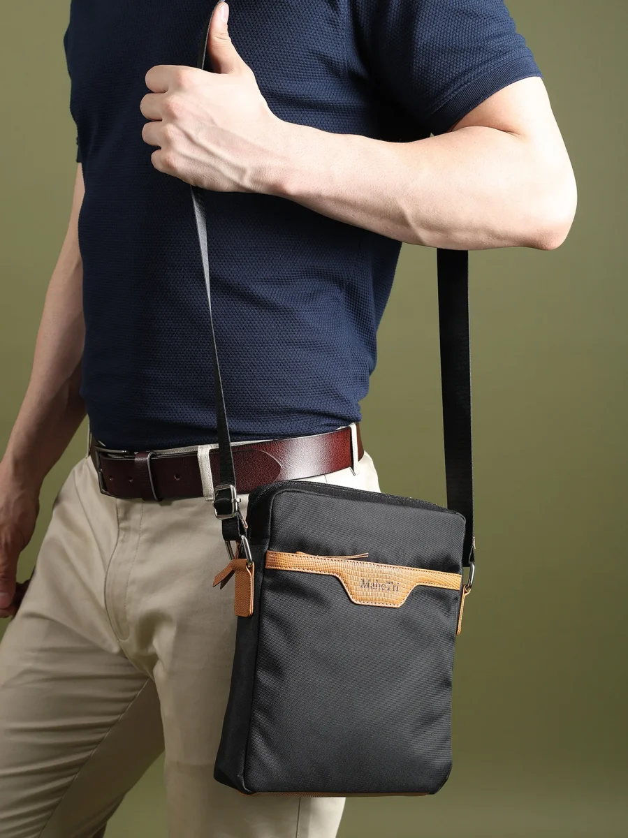 Mark Canvas Side Messenger Bag - Imagen 4