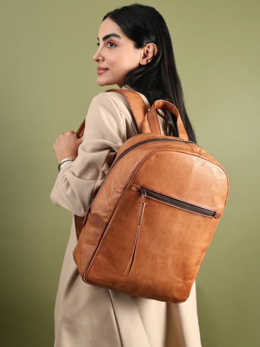 Urban Lite Leather Backpack - Imagen 3