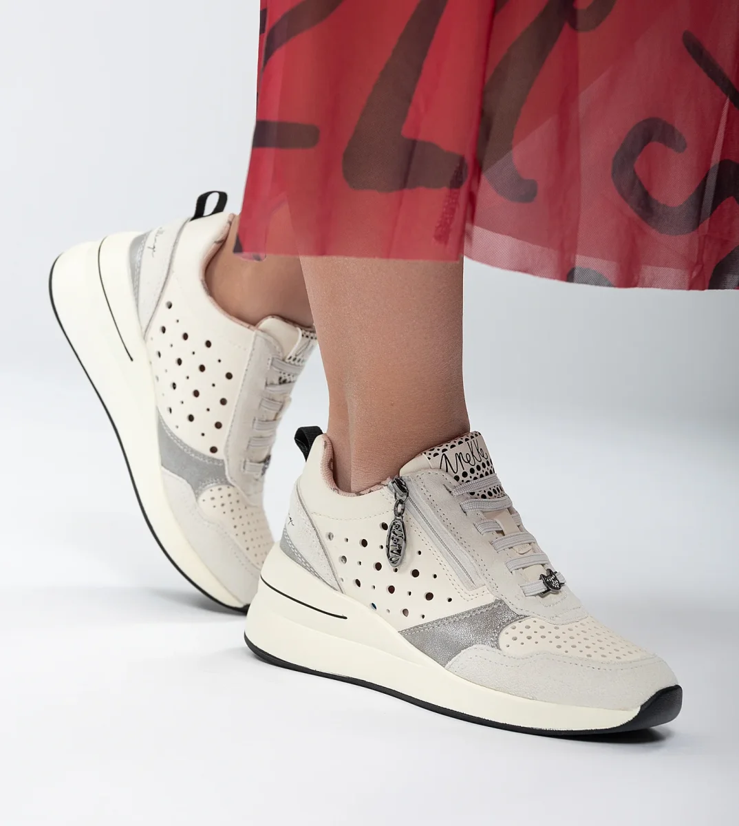 Deportivos blancos con cuña Lunares - Imagen 3