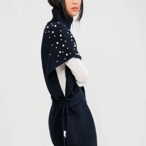 Poncho cuello alto con cinturón azul