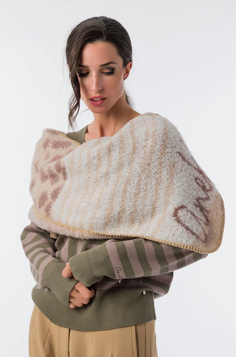 Bufanda con capucha beige - Imagen 3