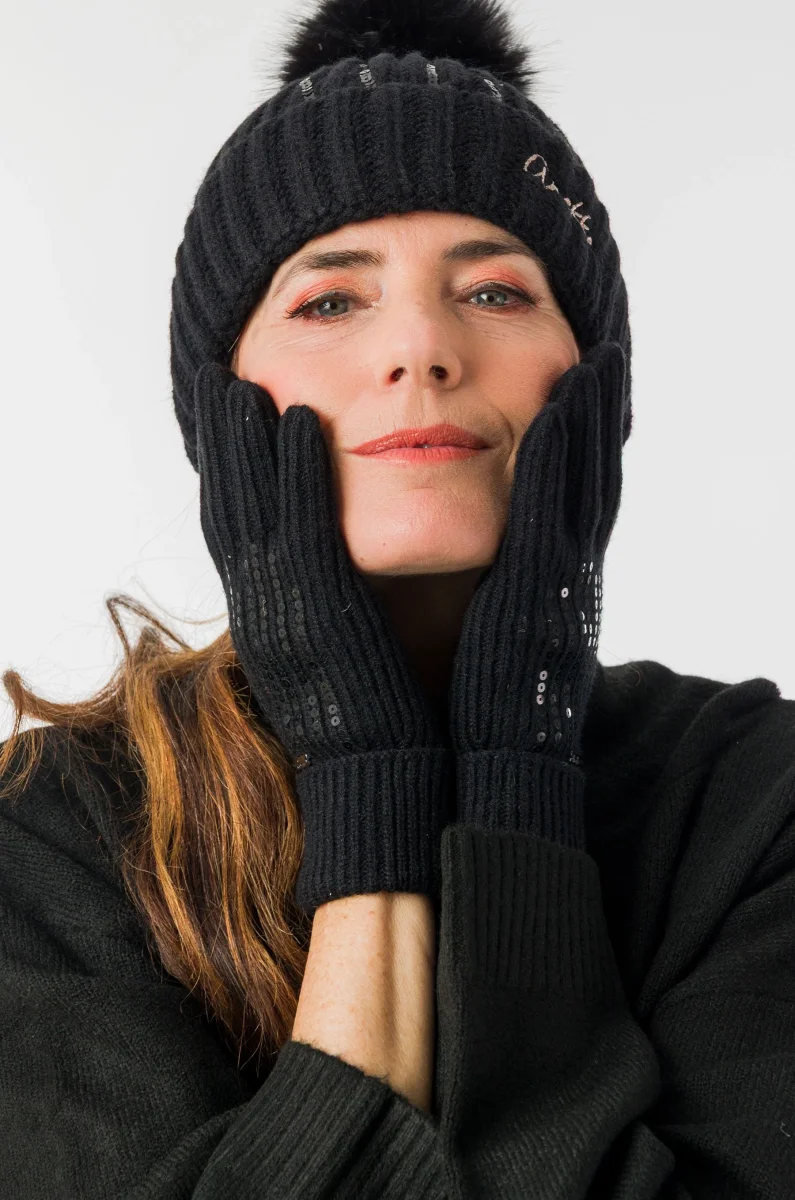Guantes negros con detalles metálicos - Imagen 2