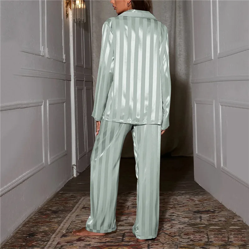 Conjunto de Pijama de Seda Satinada a Rayas - Imagen 7
